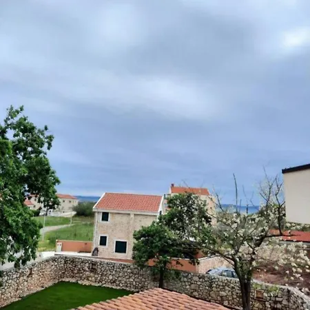 Appartement Castello Bed & Breakfast *