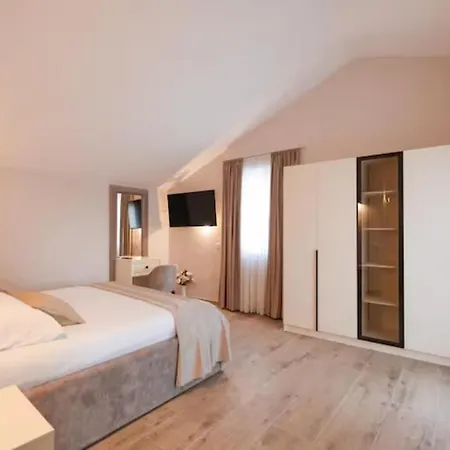 Castello Bed & Breakfast