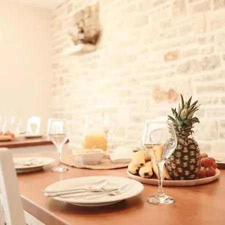 Castello Bed & Breakfast プリヴラカ